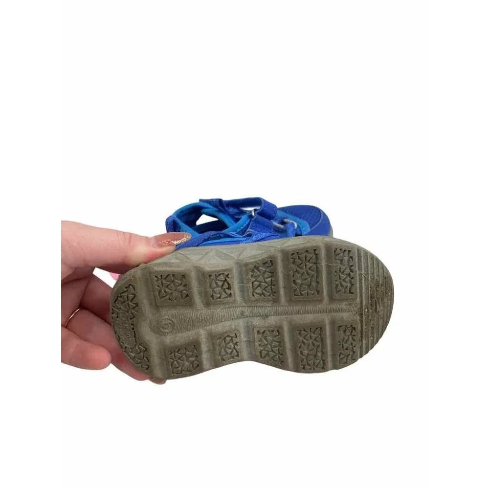 OshKosh Kids Size 6 Shoes